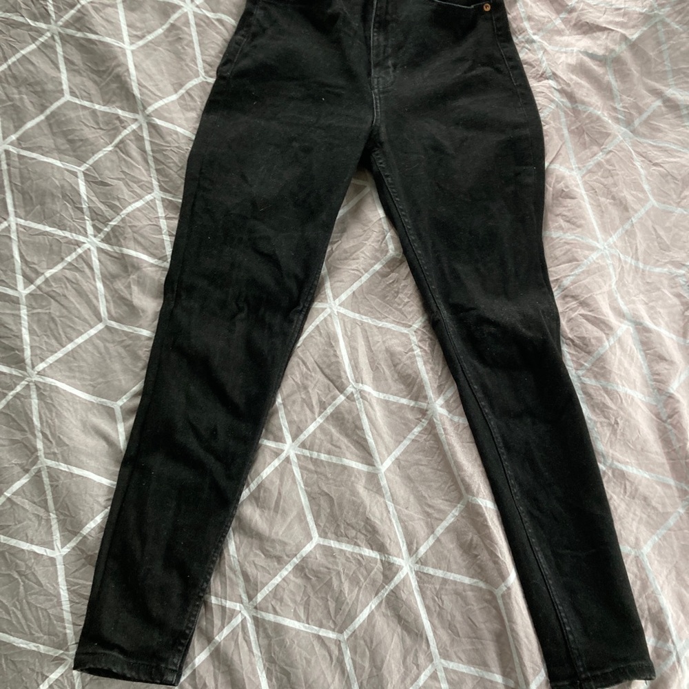 Zara high rise black jeans. Size 4. Rarely used, very good condition!